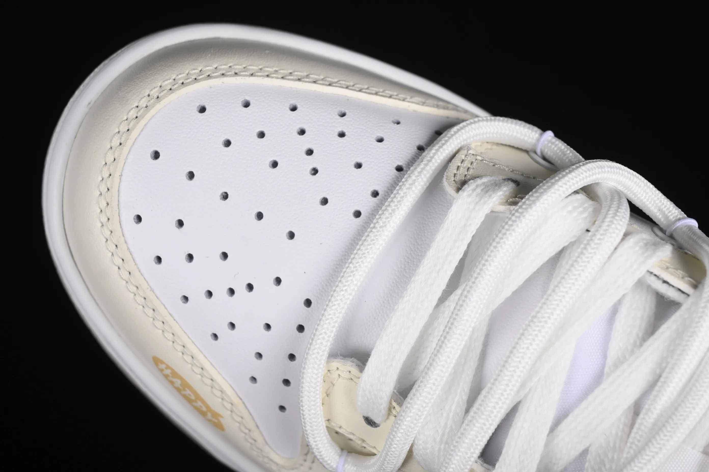 All categories Nk SB Dunk series Nk SB Dunk Low low-top sneakers Nk Dunk Low Cake Bear Jiuqi white and yellow low-top casual sneakers FN8913-141